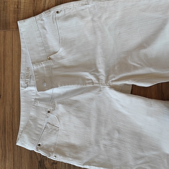EUC Chico's white ankle jeans - Picture 5 of 6